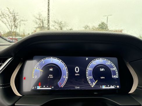 New 2025 Jeep Grand Cherokee Altitude image 17