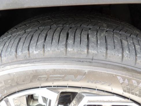 Certified 2025 Hyundai Tucson Limited FWD image 26