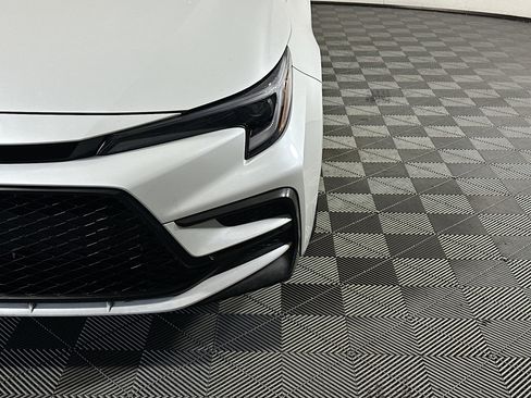 Used 2025 Toyota Corolla SE image 9