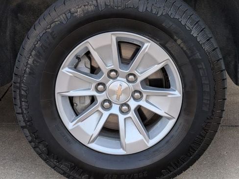 Used 2025 Chevrolet Silverado 1500 LT AWD/4WD image 11
