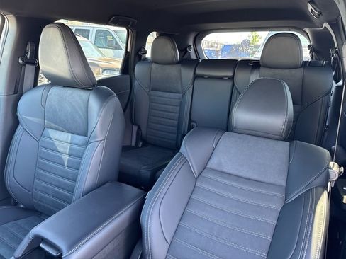 New 2026 Mitsubishi Outlander LE FWD image 32