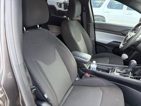 Used 2023 Jeep Compass Sport AWD/4WD image 11