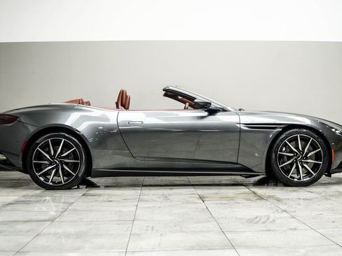 Used 2019 Aston Martin DB11 Volante RWD image 23