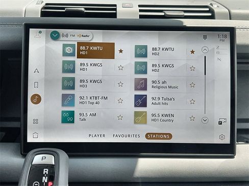 Used 2025 Land Rover Defender 110 S image 23