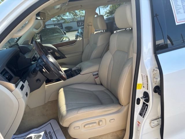 Used 2017 Lexus LX 570 4WD w/ Luxury Package image 23