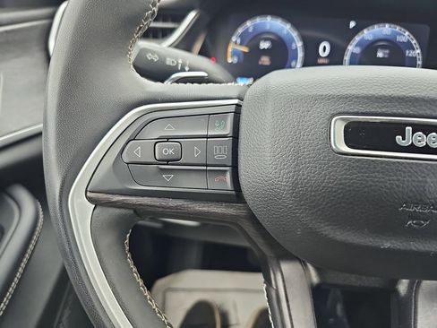 Used 2023 Jeep Grand Cherokee L Limited image 22