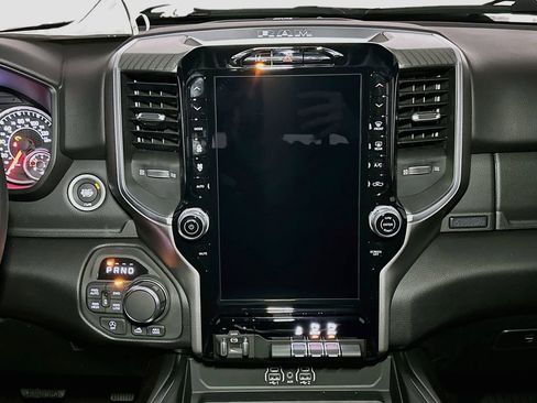 New 2026 RAM 1500 4x4 Crew Cab image 9