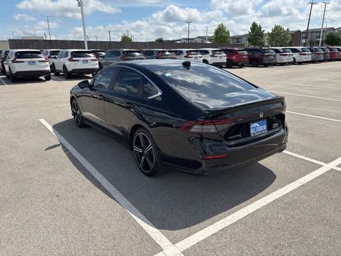 Used 2025 Honda Accord Sport image 3