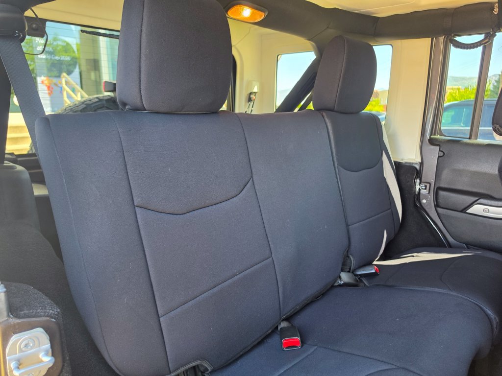 Used 2014 Jeep Wrangler Unlimited Sahara w/ Max Tow Package AWD/4WD image 14