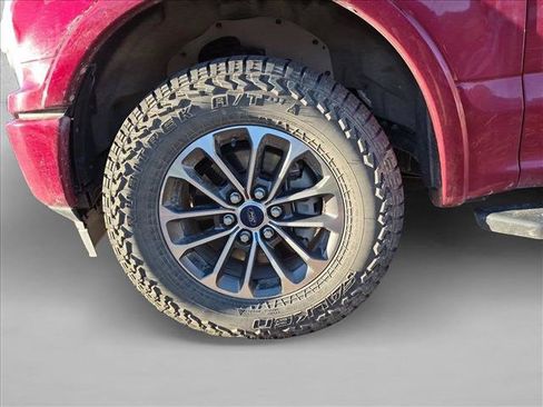 Used 2018 Ford F150 XLT w/ Equipment Group 302A Luxury AWD/4WD image 10