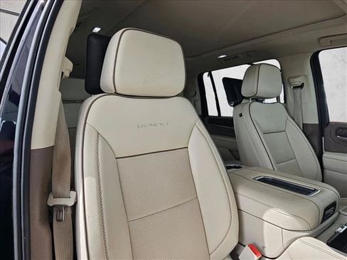 Used 2023 GMC Yukon XL Denali RWD image 18