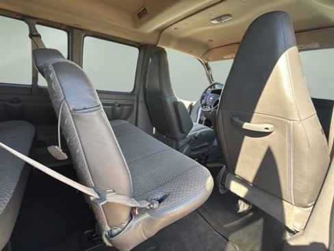 Used 2024 Chevrolet Express 3500 LT w/ LT Preferred Equipment Group RWD image 41