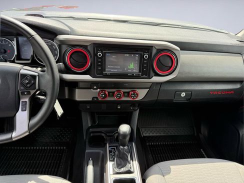 Used 2019 Toyota Tacoma SR5 RWD image 18