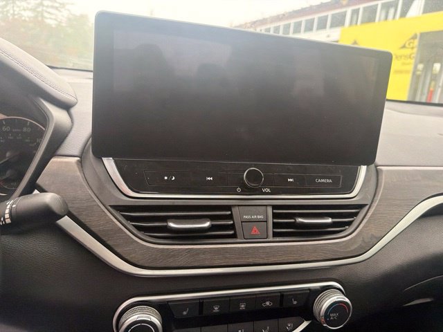 Used 2023 Nissan Altima 2.5 SV w/ SV Premium Package FWD image 11