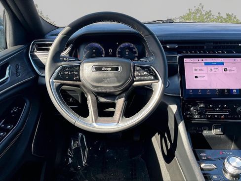 Used 2024 Jeep Grand Cherokee L Overland image 5