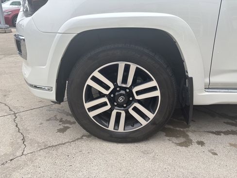 Used 2022 Toyota 4Runner Limited AWD/4WD image 6