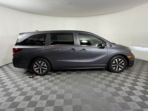 Certified 2025 Honda Odyssey EX-L image 8