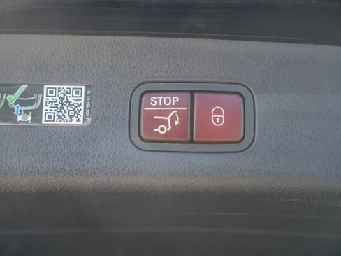 Used 2024 Mercedes-Benz GLC 43 AMG 4MATIC image 12