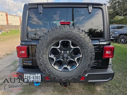 Used 2023 Jeep Wrangler Unlimited Rubicon 4xe image 7