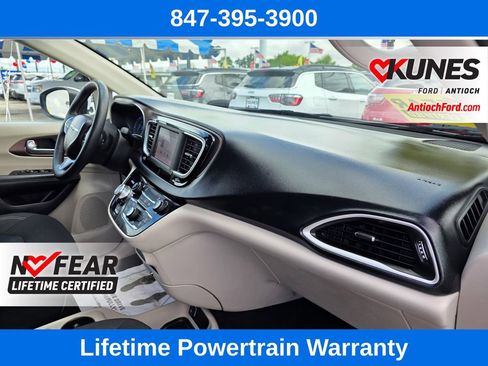 Used 2023 Chrysler Voyager LX FWD image 37
