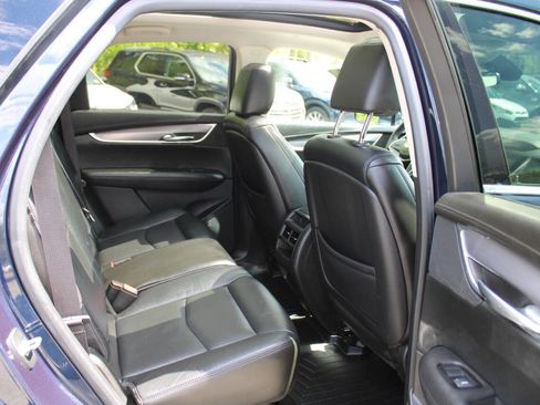 Used 2017 Cadillac XT5 Luxury w/ Driver Awareness Package AWD/4WD image 28