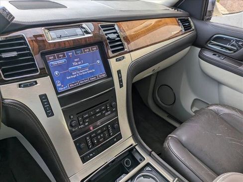 Used 2014 Cadillac Escalade Platinum AWD/4WD image 13