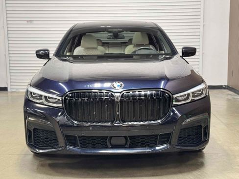 Used 2021 BMW 750i xDrive w/ Executive Package AWD/4WD image 17