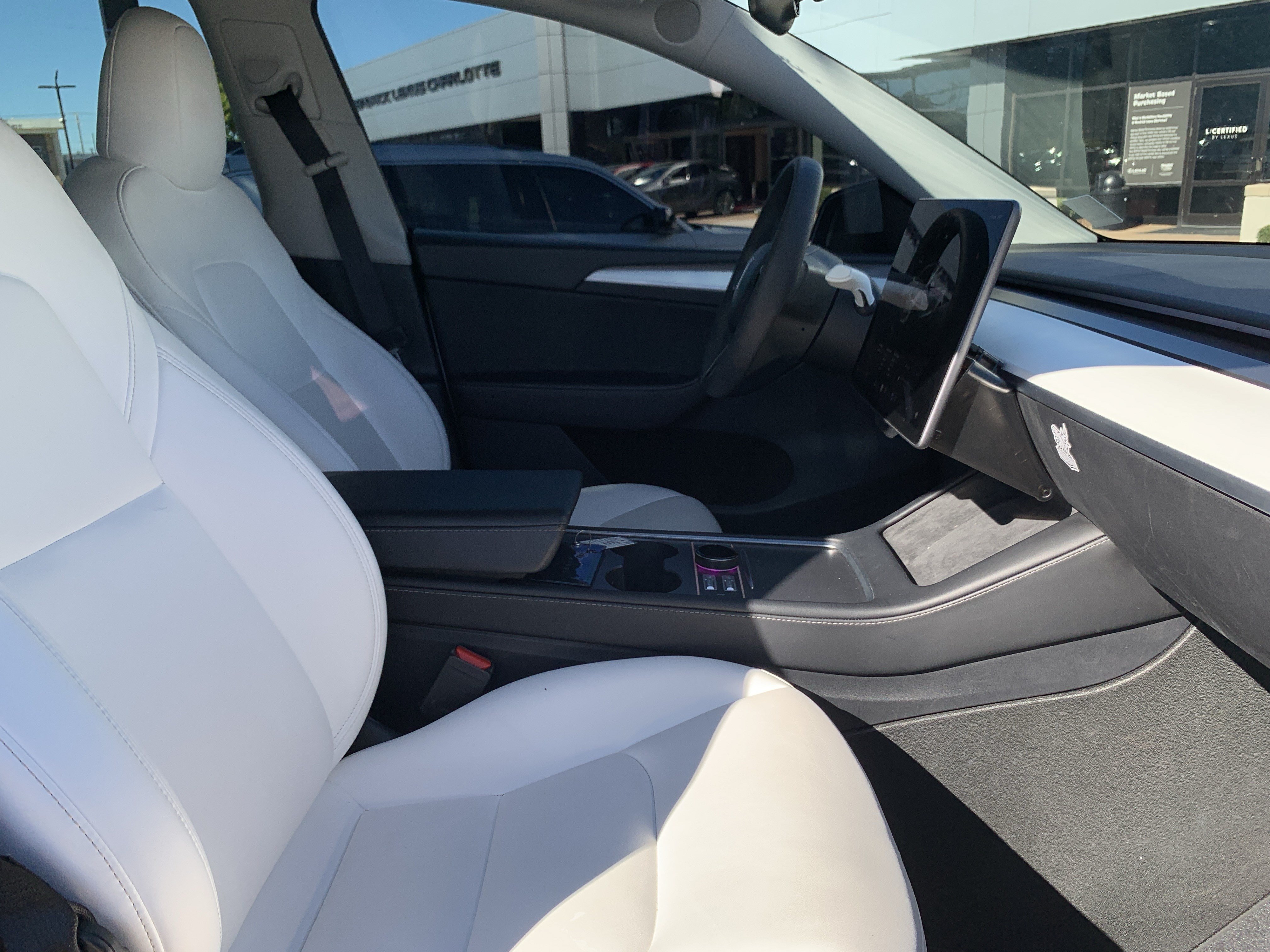 Used 2024 Tesla Model Y Long Range AWD/4WD image 35