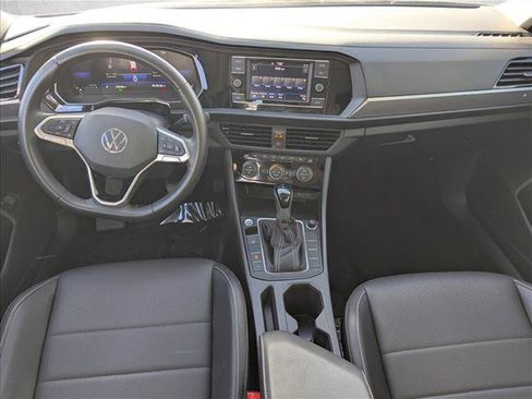 Used 2023 Volkswagen Jetta SE w/ Panoramic Sunroof Package image 17