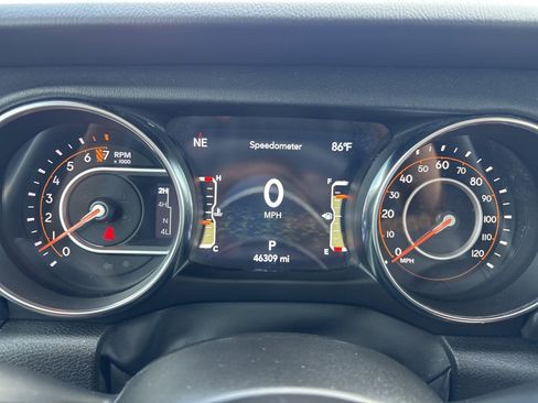 Used 2023 Jeep Gladiator Overland image 15