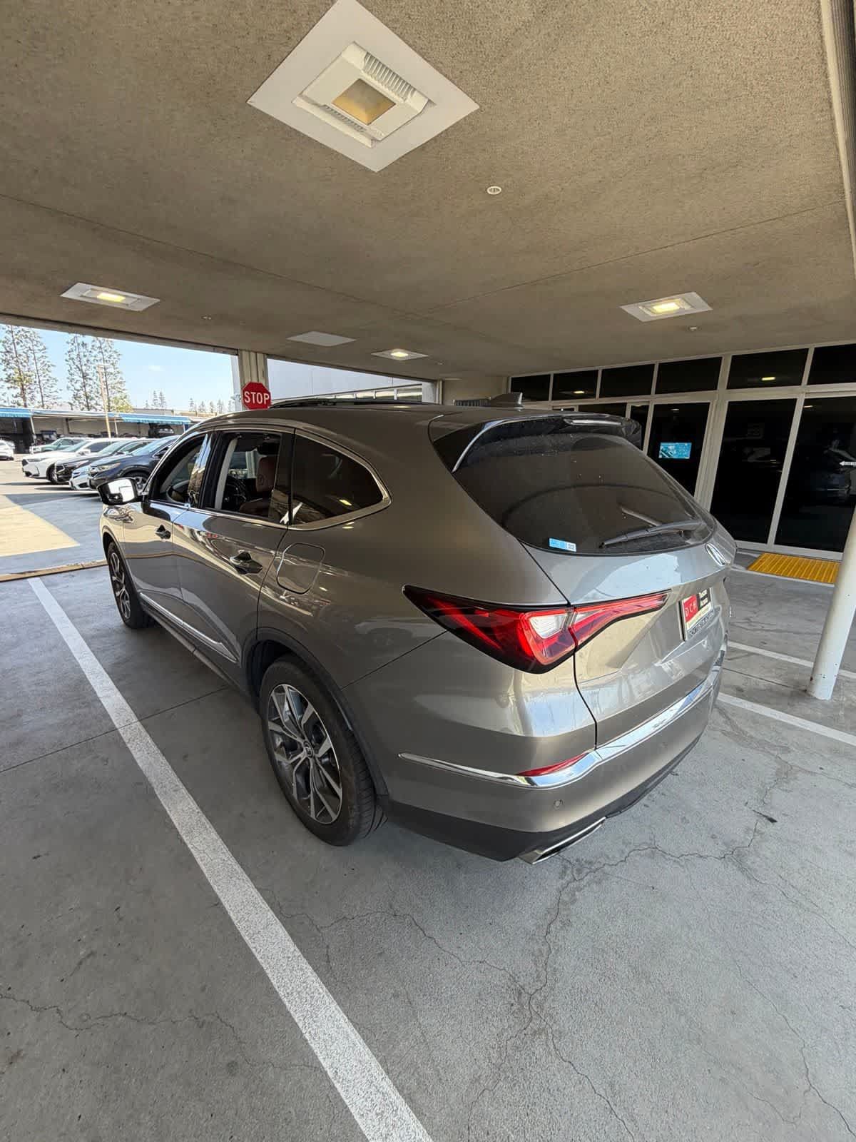 Used 2023 Acura MDX w/ Technology Package AWD/4WD image 7