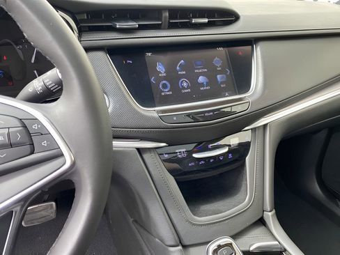 Used 2018 Cadillac XT5 Luxury w/ LPO, Sport Package image 10