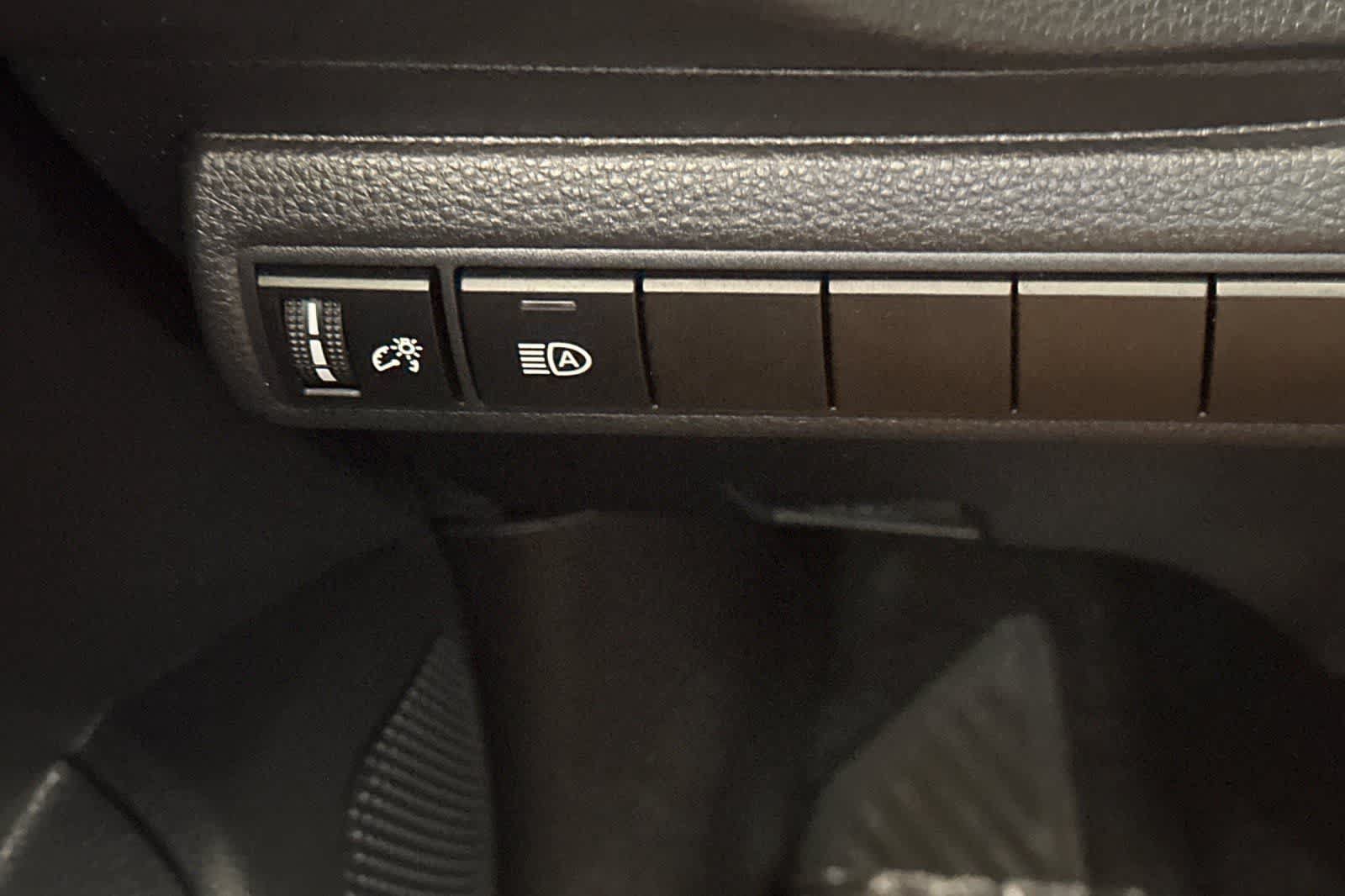 Used 2025 Toyota Corolla LE FWD image 57