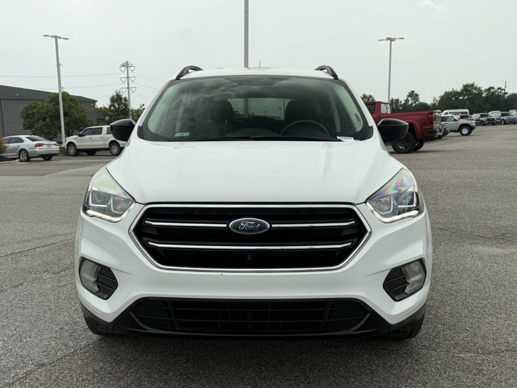 Used 2018 Ford Escape SE w/ SE Sport Appearance Package FWD image 5