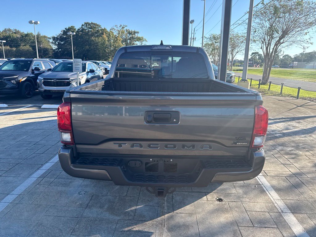 Used 2022 Toyota Tacoma SR5 w/ Technology Package RWD image 5