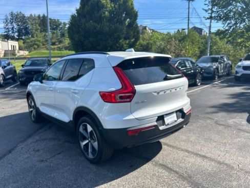 Used 2026 Volvo XC40 B5 Plus w/ Protection Package Premier AWD/4WD image 11