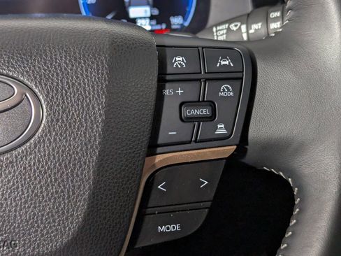 Used 2025 Toyota Crown Signia image 26