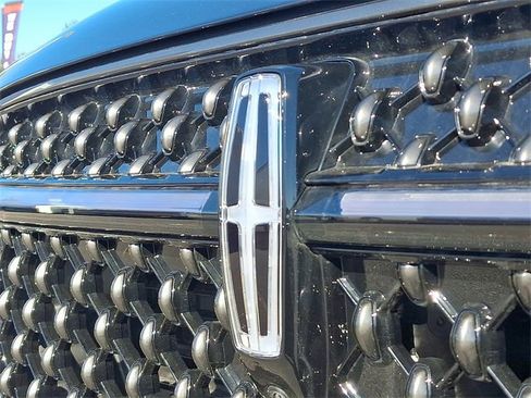 New 2026 Lincoln Nautilus Reserve w/ Jet Appearance Package image 12