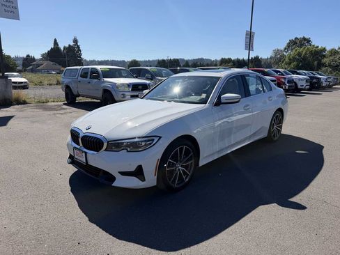 Used 2019 BMW 330i xDrive Sedan AWD/4WD image 4