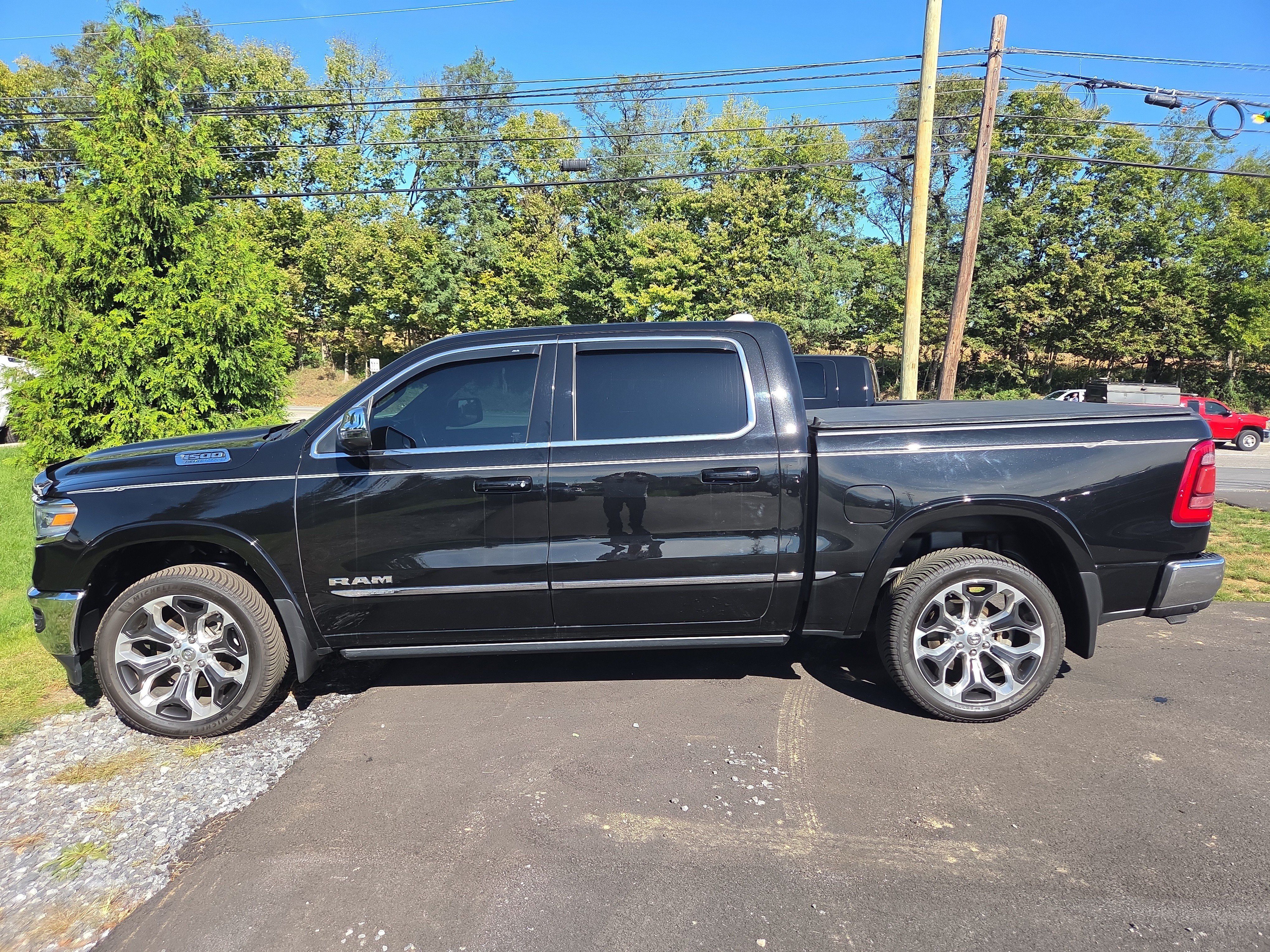 Used 2024 RAM 1500 Limited AWD/4WD image 12