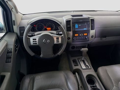 Used 2015 Nissan Frontier SL image 25