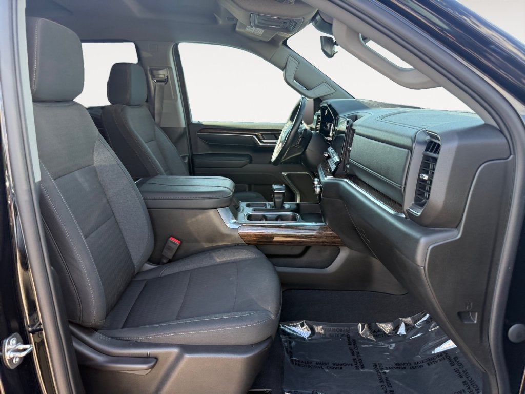 Used 2024 GMC Sierra 1500 Elevation w/ LPO, Elevation Black Package AWD/4WD image 15