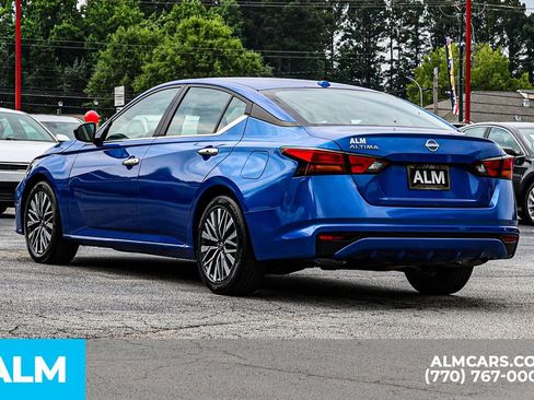 Used 2025 Nissan Altima 2.5 SV FWD image 7