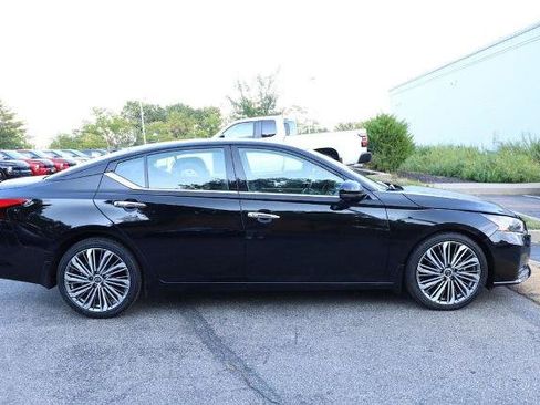 Certified 2025 Nissan Altima 2.5 SL FWD image 5