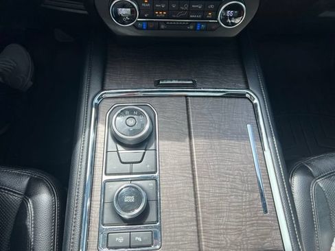 Used 2019 Ford Expedition Limited w/ Equipment Group 302A AWD/4WD image 11