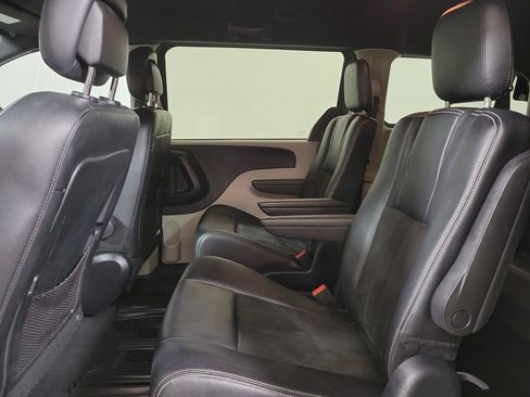 Used 2020 Dodge Grand Caravan SXT FWD image 23