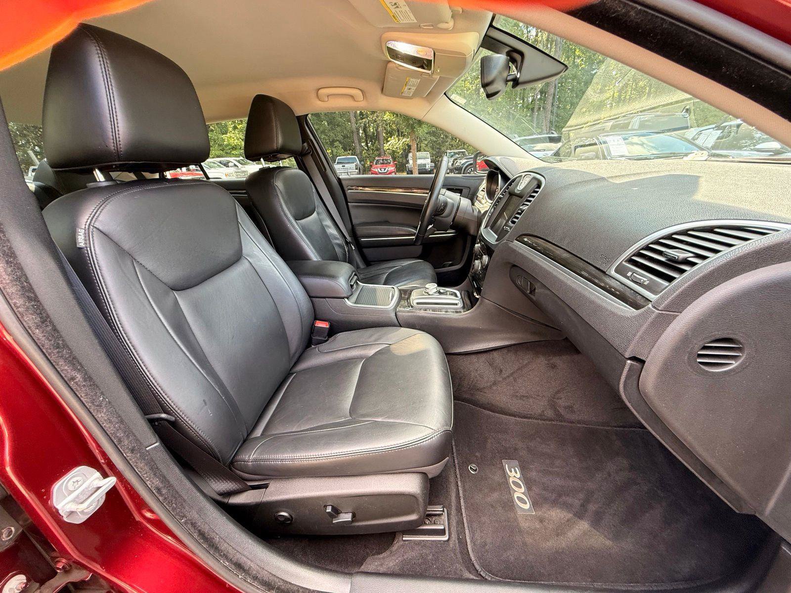 Used 2015 Chrysler 300 Limited w/ 300 Premium Group RWD image 17