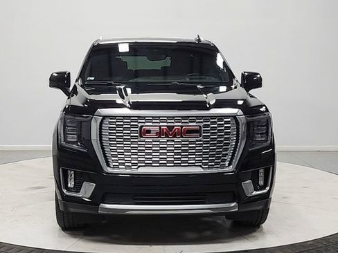 Used 2021 GMC Yukon Denali w/ Denali Ultimate Package AWD/4WD image 2