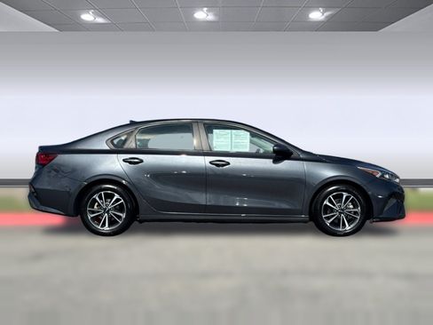 Used 2023 Kia Forte LXS FWD image 8