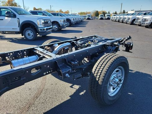 New 2026 Ford F350 XL w/ XL Chrome Package image 9